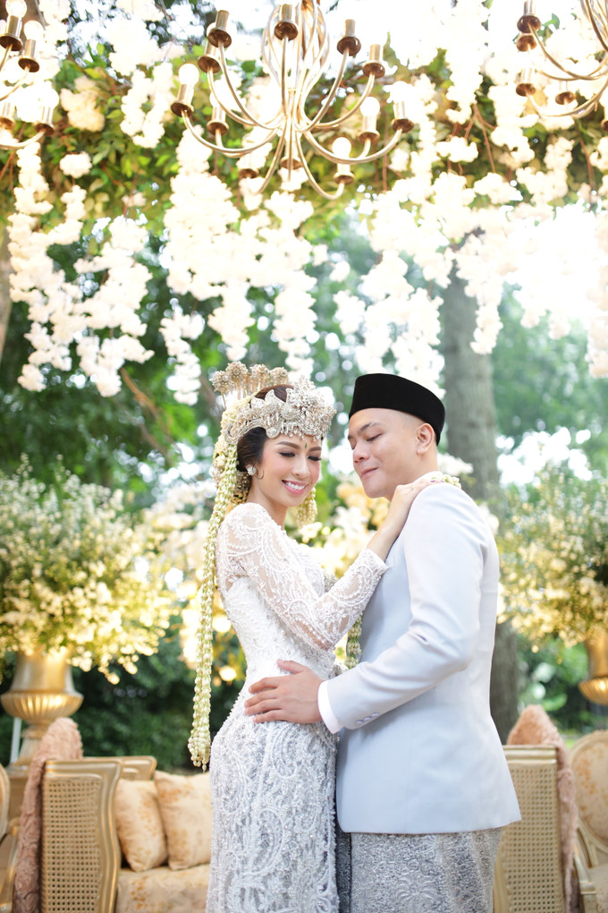 Sundanese Wedding Dress