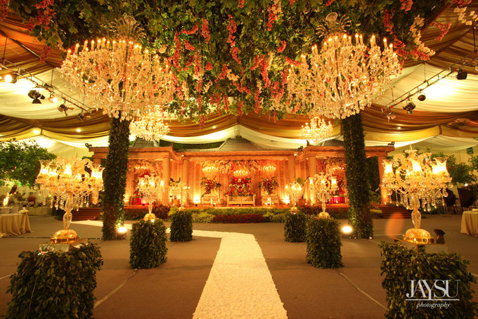 A Modern Javanese Wedding With An Indoor Garden In Jakarta A Modern Javanese Wedding With An Indoor Garden In Jakarta