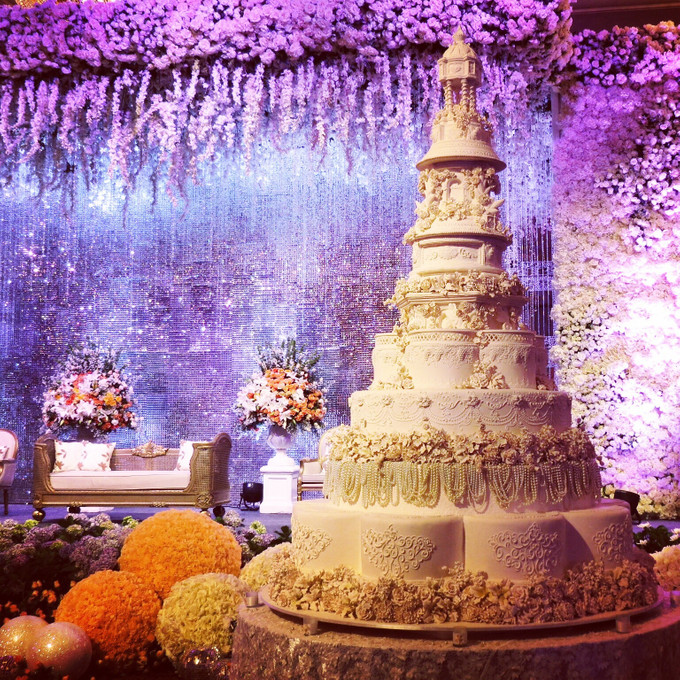 These Over-The-Top Wedding Cakes will Definitely Whisk you Away ... These Over-The-Top Wedding Cakes will Definitely Whisk you Away ...