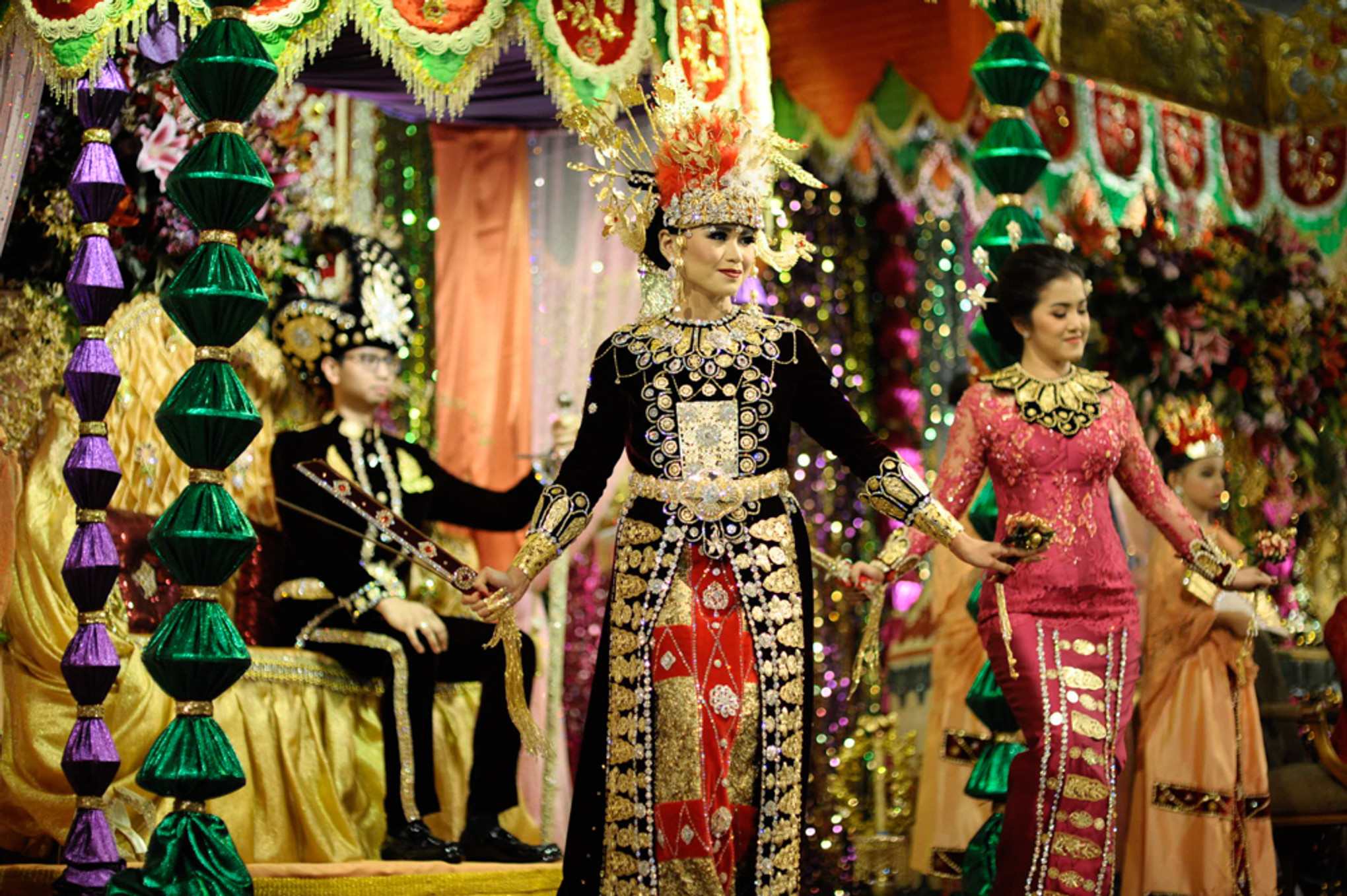 Aksesoris Pakaian Adat Gorontalo - Baju Adat Tradisional