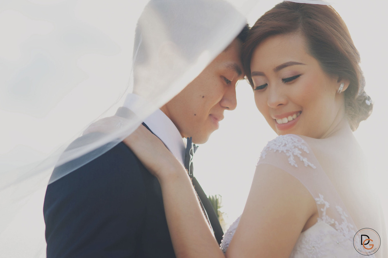One Modern Couple's Classic White Wedding in Manila - Bridestory Blog
