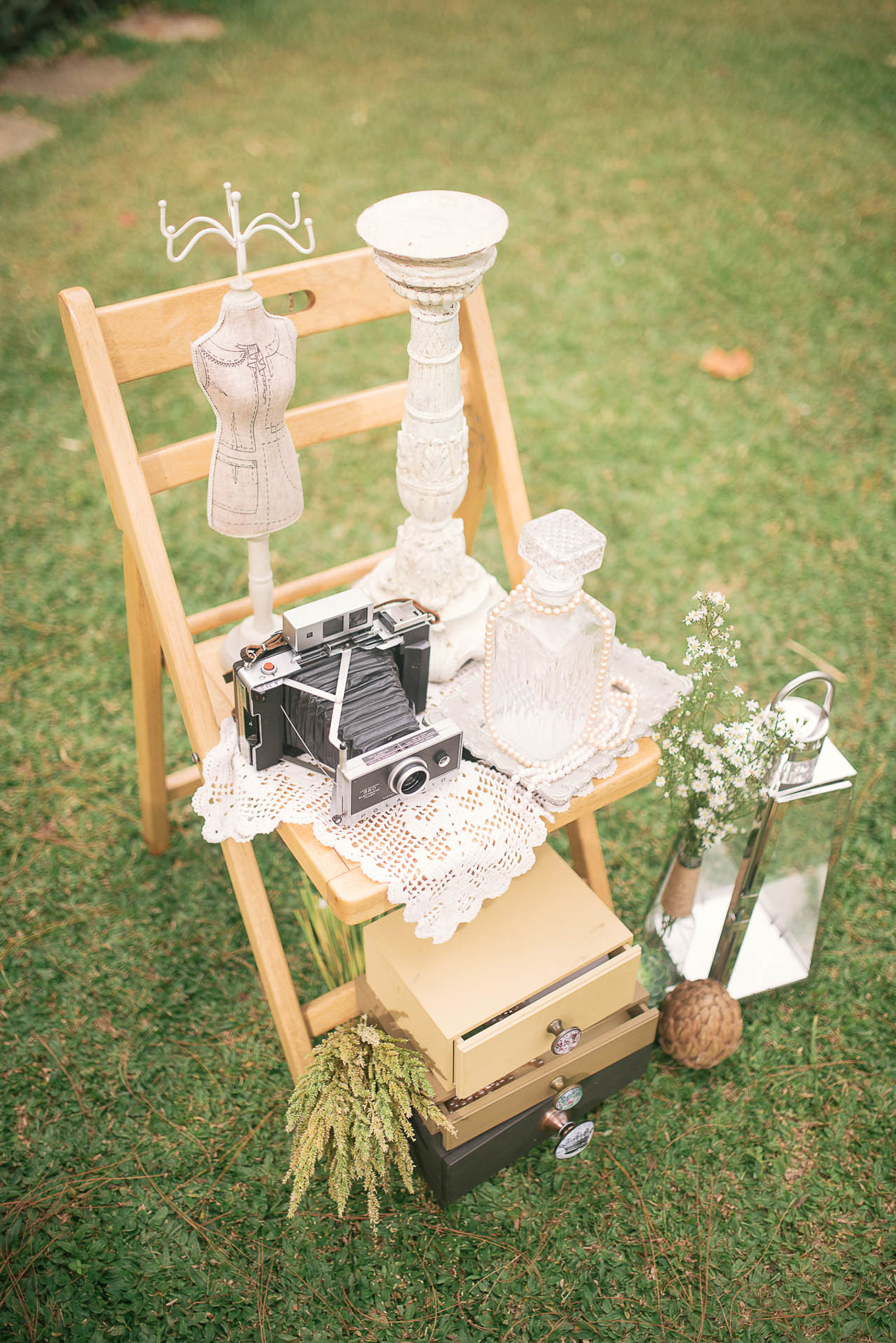PicnicThemed Engagement Shoot with Rustic Elements Bridestory Blog