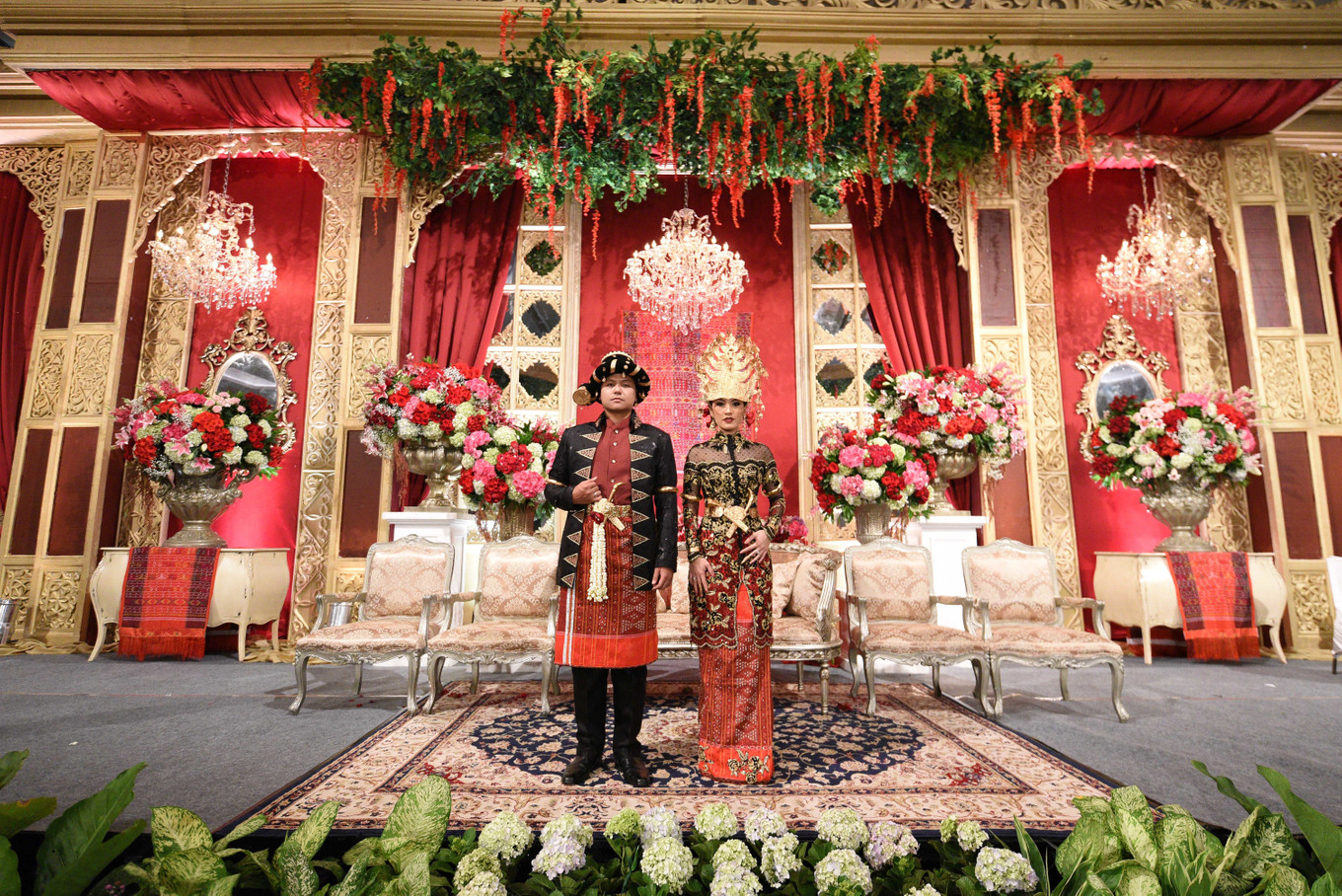 Pernikahan yang Meriah dengan Adat Jawa dan Mandailing - Bridestory Blog