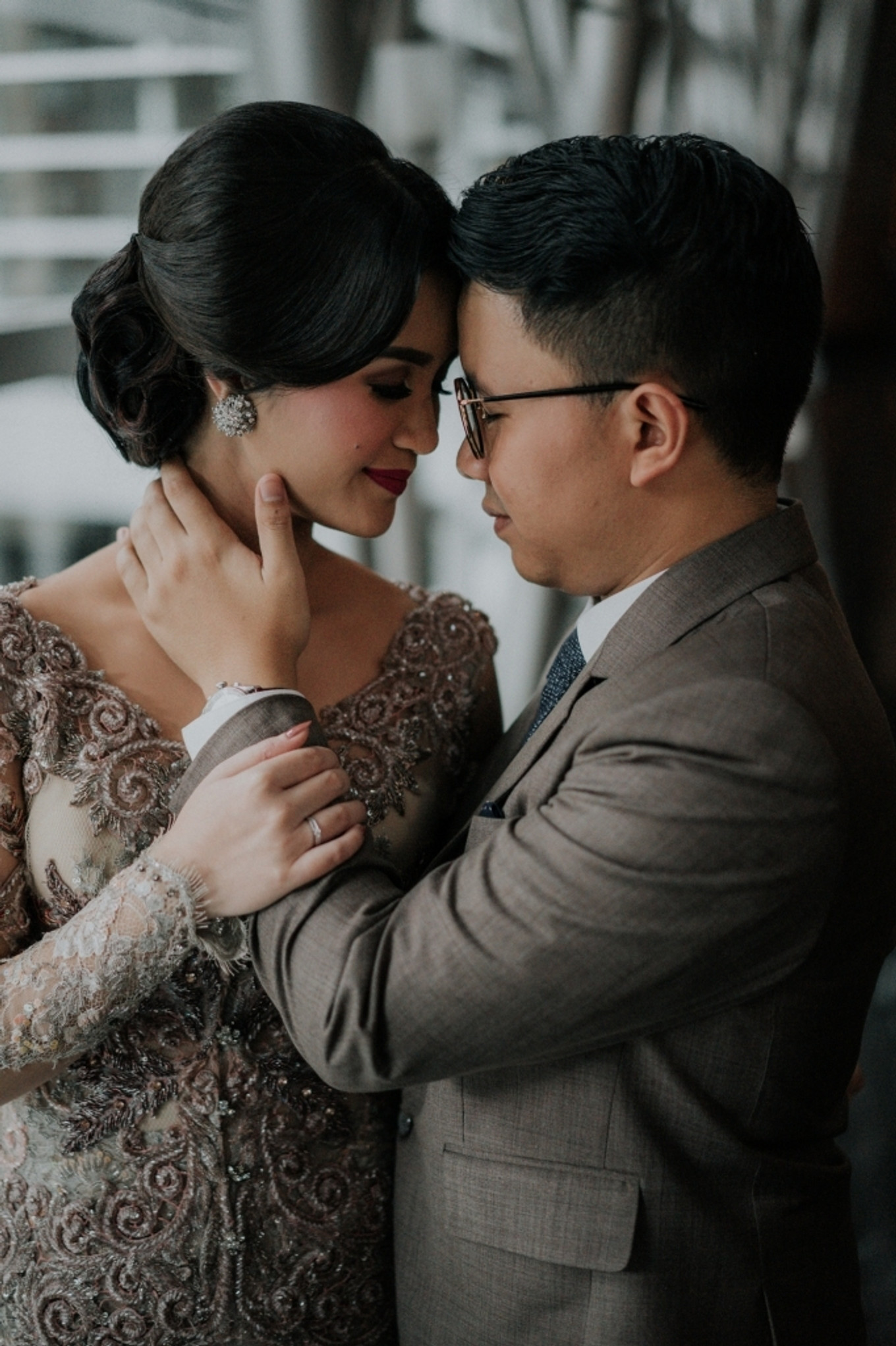 Pernikahan Adat Jawa yang Elegan di Jakarta - Bridestory Blog