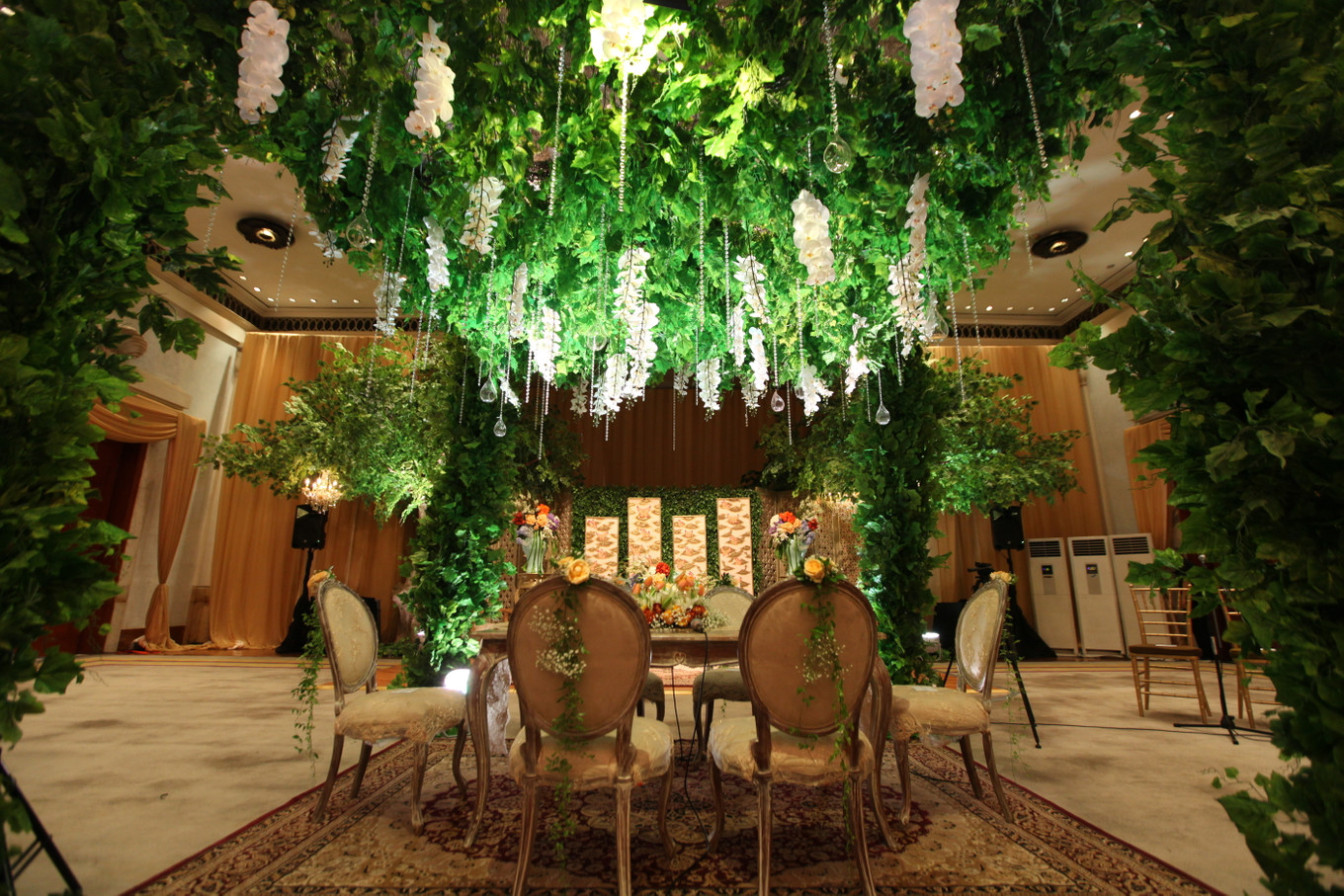 One Couple s Exquisite Javanese Garden Wedding One Couple s Exquisite Javanese Garden Wedding