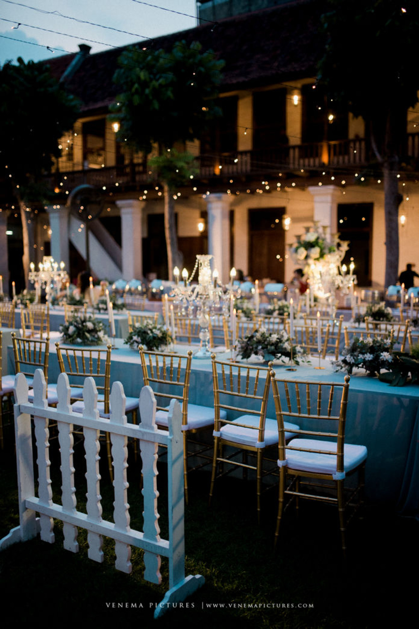 A Romantic Wedding at Gedung Arsip Nasional, Jakarta - Bridestory Blog