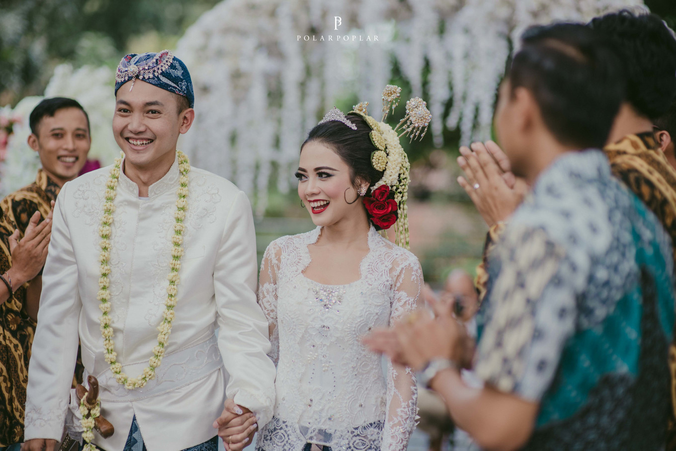 Wedding Dinner Bandung an airy traditional wedding in bandung bridestory Wedding Dinner Bandung an airy traditional wedding in bandung bridestory