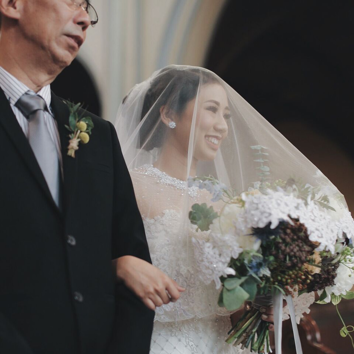 A Romantic Wedding at Gedung Arsip Nasional, Jakarta - Bridestory Blog