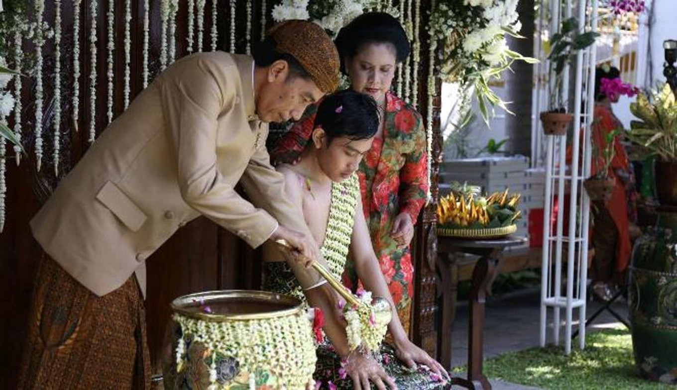 Be Enamored with the Traditional Wedding of Gibran