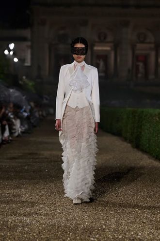 11-tuxedo-romance-pXn1B3xbC.jpg