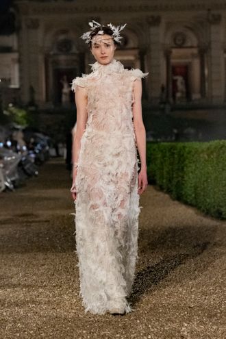 8-feathered-accent-ChGf4AmpY.jpg