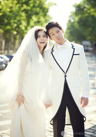 ji-sung-lee-bo-young-hi-res-rywSZVsvS.jpg