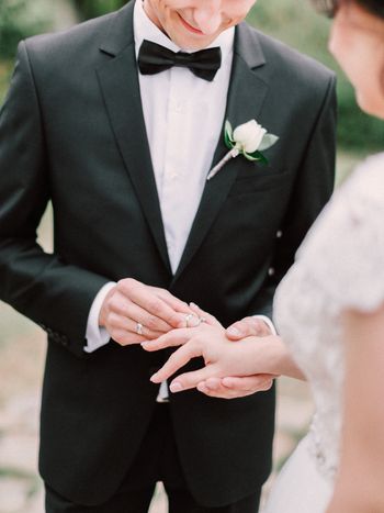 a-serene-and-intimate-white-wedding-in-crimea-1