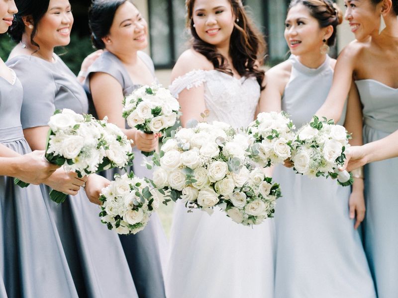 a-touch-of-something-blue-in-an-all-white-wedding-1