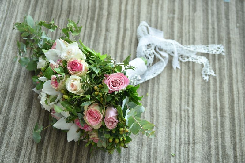 A RoyalInspired Wedding with Shades of Navy Blue and Gold Bridestory