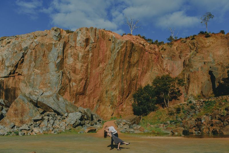 a-casual-engagement-shoot-amidst-scenic-landscapes-1