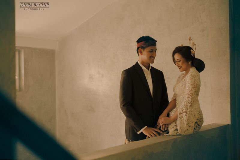 tasya-kamila-and-randi-bachtiars-modern-twist-on-classic-pre-wedding-photos-1