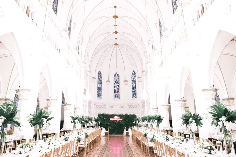 an-all-white-botanical-wedding-with-tropical-greens-1
