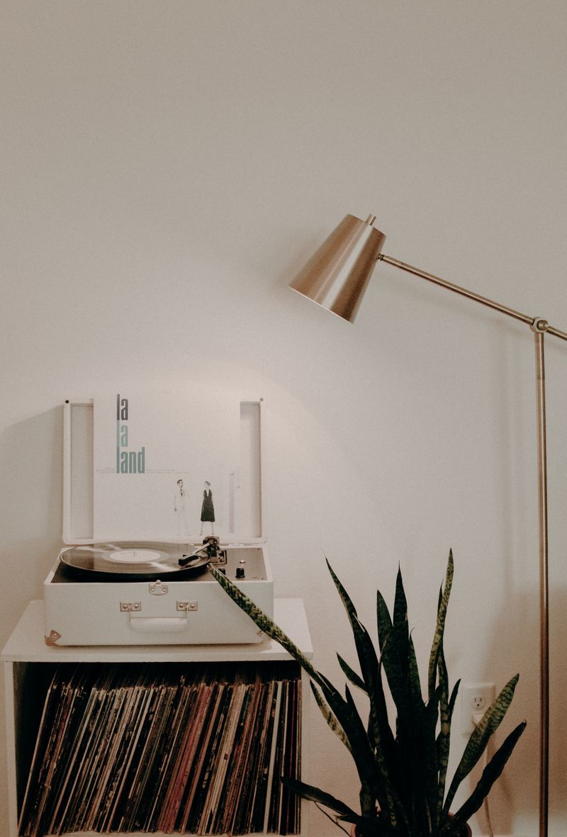 the-ultimate-playlist-for-your-valentine-date-night-1