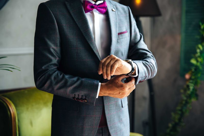 12-perancang-busana-pengantin-pria-untuk-akad-nikah-hingga-resepsi-1
