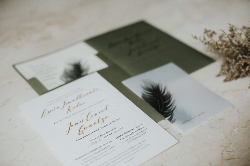 one-couples-earthy-wedding-filled-with-pampas-grass-1