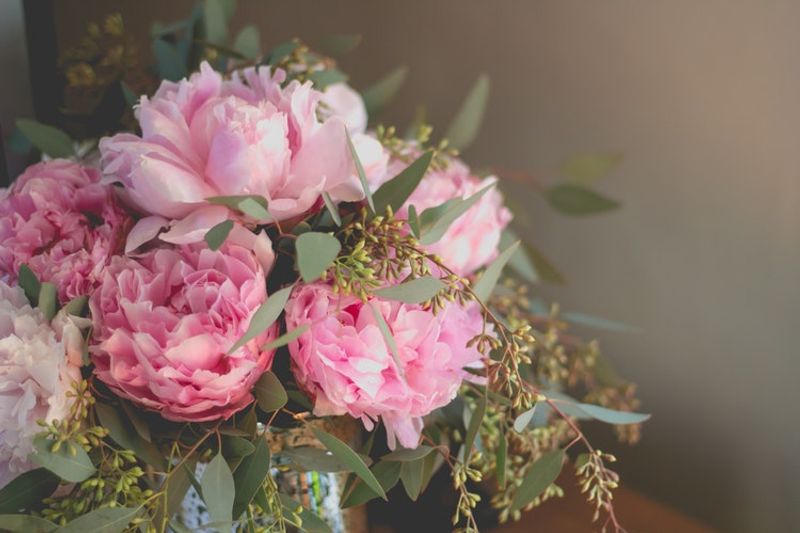 how-to-keep-your-valentines-day-flowers-fresh-1