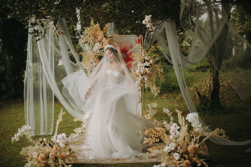 inspirasi-konsep-pernikahan-whimsical-woodland-yang-memesona-1