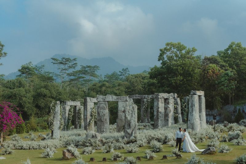 ketika-gugusan-batu-stonehenge-merapi-bercerita-tentang-kekokohan-dan-kelembutan-cinta-1