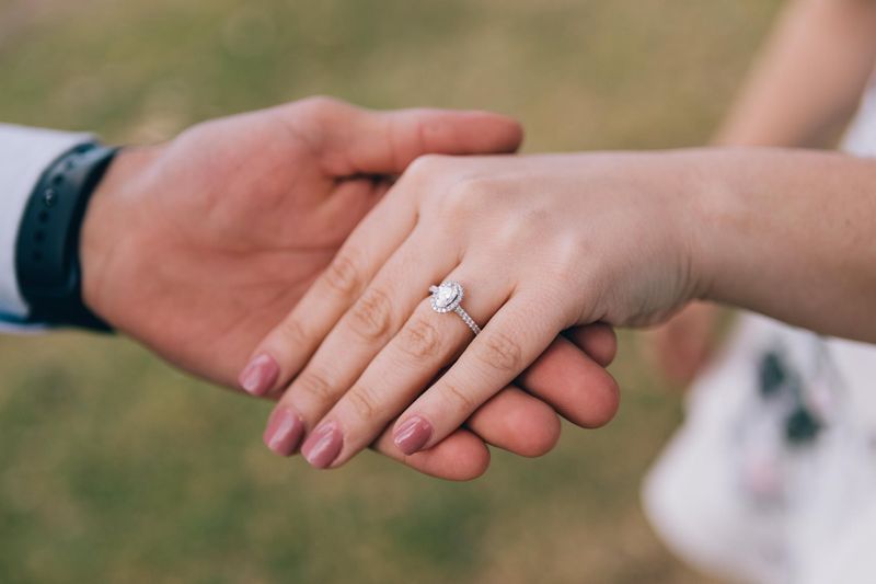 18-ide-unik-dan-romantis-untuk-melamar-sang-kekasih-1