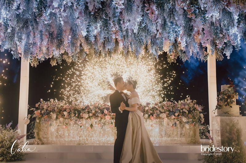 rekomendasi-wedding-organizer-dan-tempat-pernikahan-2021-bridestory-wedding-week-salebration-1