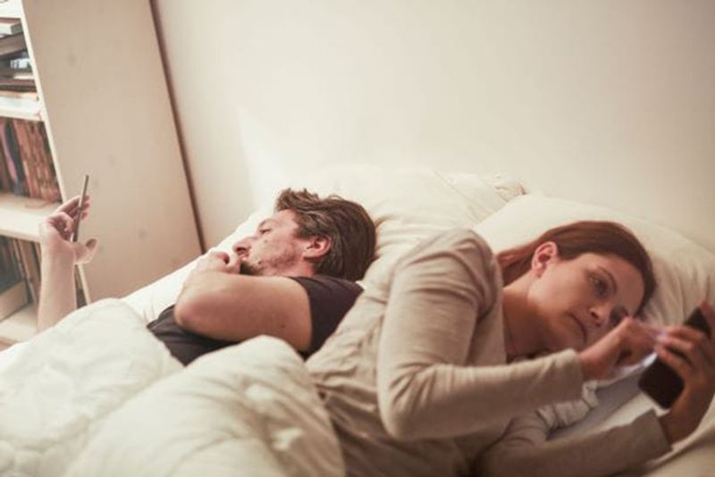 4-negative-effects-of-social-media-on-marriage-and-relationship-1