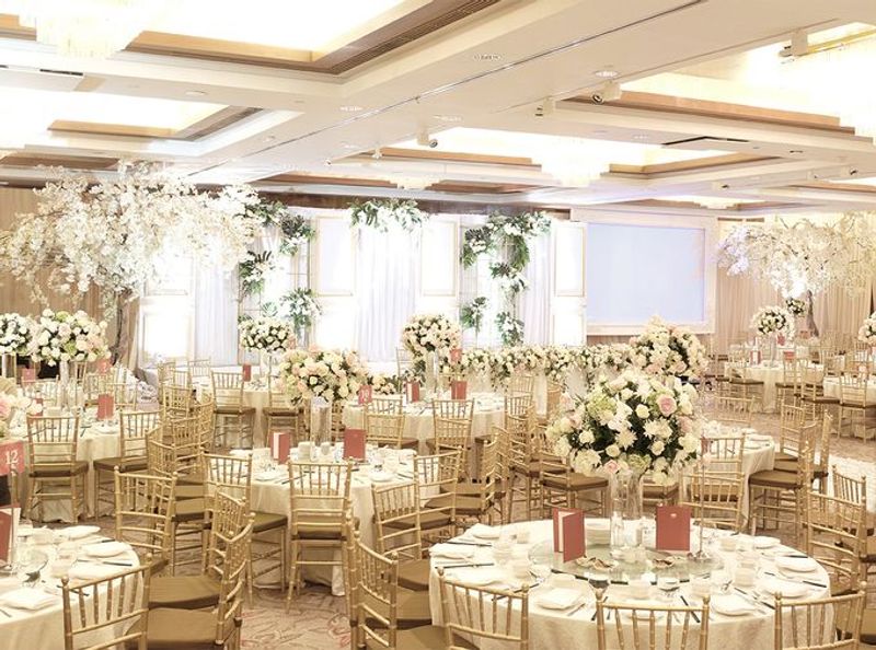 paket-venue-ballroom-pernikahan-di-jakarta-di-bawah-rp-200-juta-1