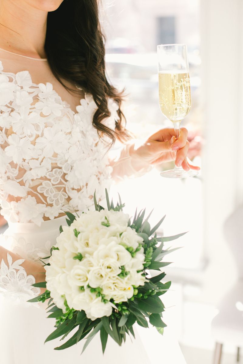 ingin-menyajikan-sampanye-untuk-wedding-toast-simak-panduannya-1