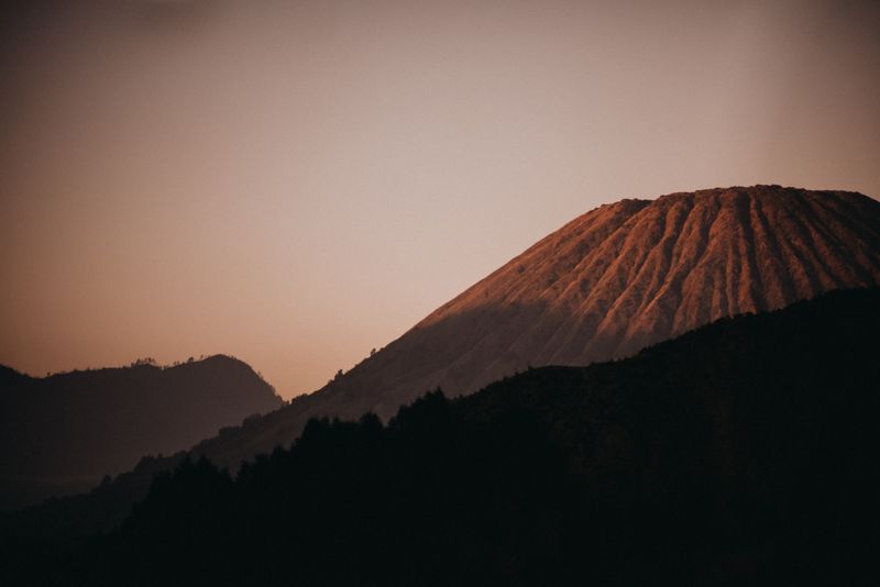 at-mount-bromo-ayla-dimitri-and-rama-devara-fall-in-love-all-over-again-1