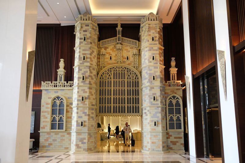 celebrating-the-royal-wedding-at-fairmont-jakarta-1