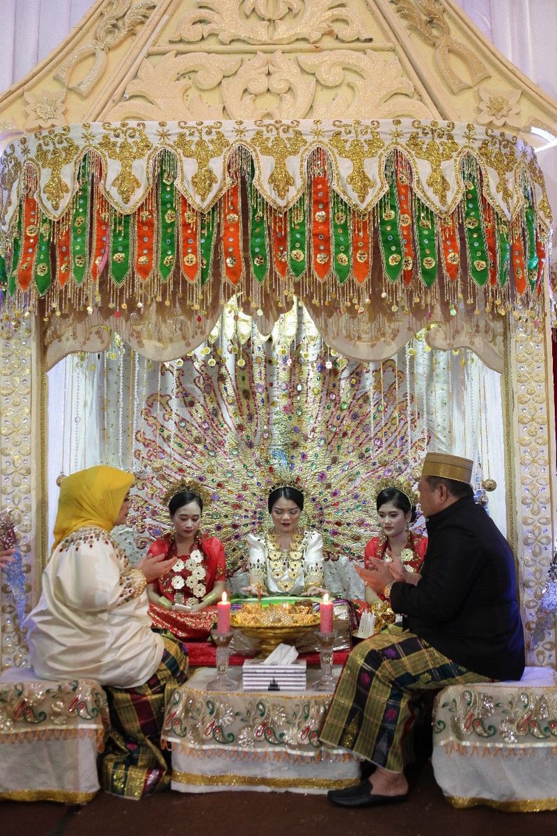 ukiran-doa-dan-harapan-untuk-calon-pengantin-di-malam-mappacci-prosesi-pernikahan-adat-bugis-1