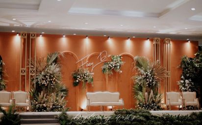 17 Modern Wedding Stage Design And Decor Inspirations You Ll Love Bridestory Blog